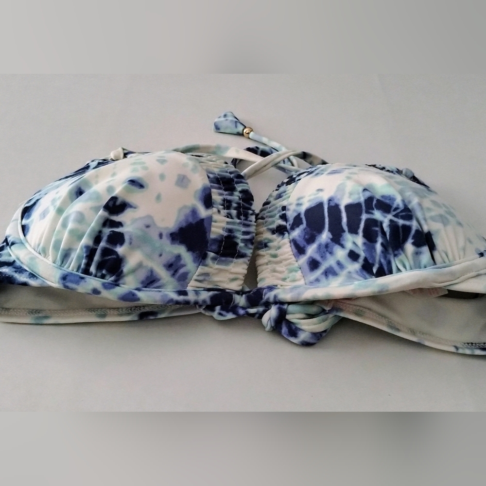 Victoria Secret Blue and White Tie-Dye Bikini Top
